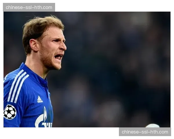 沙尔克04传奇球星赫韦德斯回归，以青训教练身份接受专访