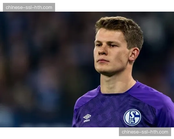 摩纳哥门将努贝尔凭借三月高接抵挡的出色表现，获评当月最佳球员